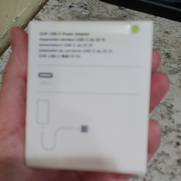 Apple USB-C Power Adapter in White 20w - Picture 2 of 4